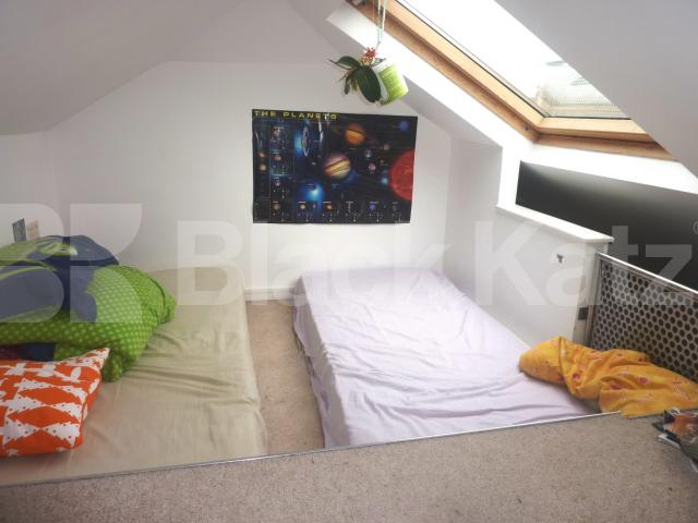 			NEW INSTRUCTION! AVAIL 02/02/19, 1 Bedroom, 1 bath, 1 reception Flat			 Royal College Street, CAMDEN